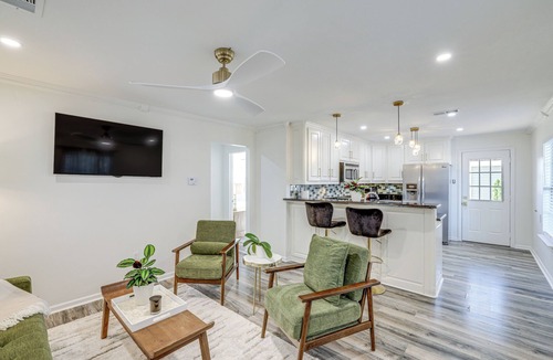 Fort Worth House | Welcome Soccer Fans, Stay Close to the Action
