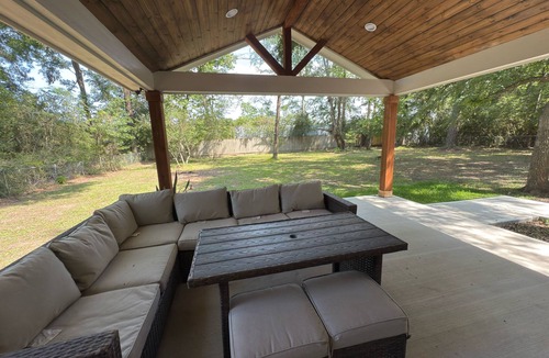 Magnolia House | Welcome to your perfect getaway or family retreat in beautiful Magnolia Texas !