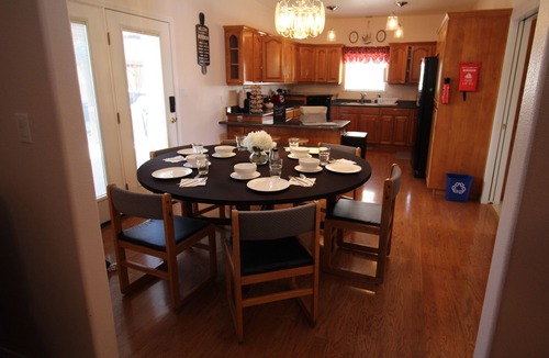 Farmington House | Well-Stocked and Spacious w/Hot Tub, Pool Table, Firepit and Fast Wifi