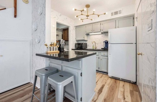College Station House | Wellspring Townhome - King Bed Suite minutes from Texas A&M