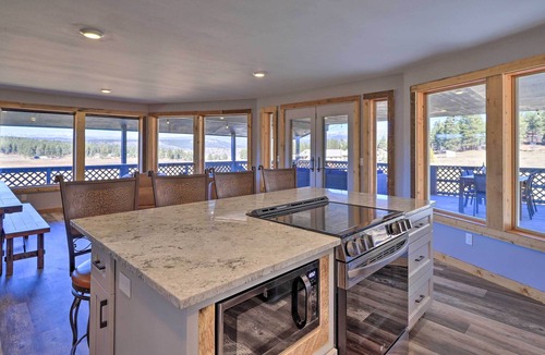 Pagosa Springs House | ‘Western Skies’ Home w/ Hot Tub & Mtn Views!