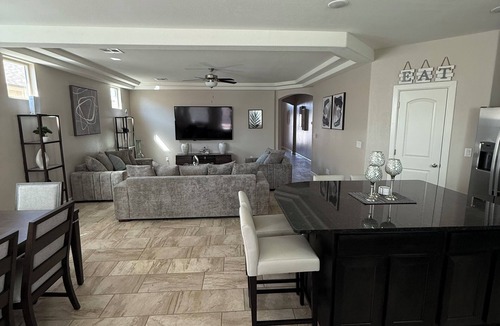 El Paso House | Westside spot near the Outlet Mall and Providence Hospital, with easy I-10 acces
