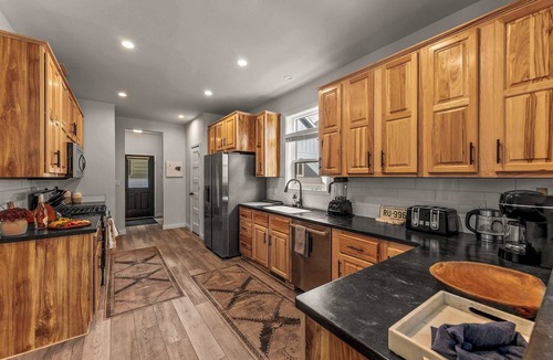 Leadville North House | Westwoods 4BR Mountain Home | Sauna + Shuffleboard | Sleeps 8 | Pet OK