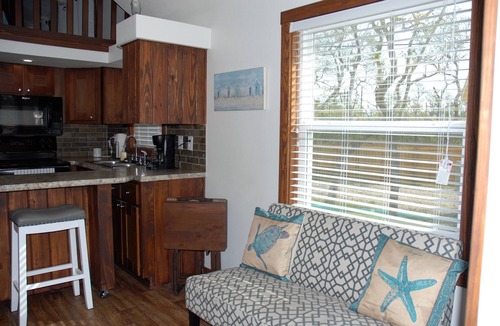 City-by-the Sea Cottage | White Oak -Beautiful Cottage - Perfect For a Family Getaway
