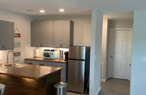 Thackerville Cottage | WILD CARD SUITE: Unit B. Casino Retreat & Pickleball court