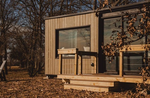 Quinlan Cabin | Wilding Hotels Tawakoni Scenic Deluxe