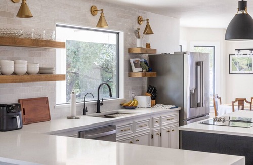 La Grange House | Windy Hill Retreat | Modern Farmhouse with Views, Cowboy Pool & Firepit