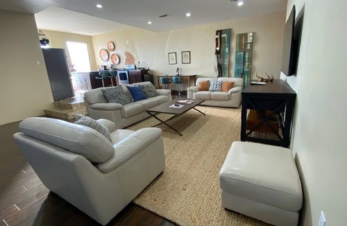 Abilene House | Wkly cleaning inc 3K/1Q 3,000 sq ft