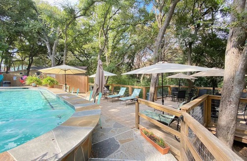 New Braunfels House | Wondercove, 7 Rustic Cozy Cottages, Secluded & Sleeps up to 54, on Lake Dunlap