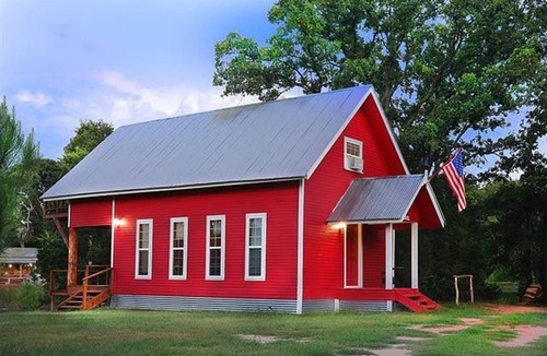 Eustace Cabin | Wonderful 13 Acre East Texas Getaway near Canton on 3 Stocked Ponds!