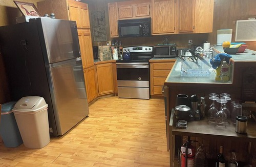 Somerville Cabin | Wooded 2 bedroom 2 bath Cabin retreat near Lake Somerville Texas