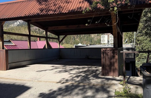 Ouray House | Yankee Boy! Main Street with A/C and soaking Tub