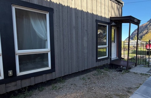 Ouray House | Yankee Boy! Main Street with A/C and soaking Tub