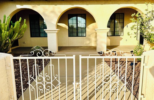 Shadow Hills House | YELLOW HOUSE: Modern Luxe Charm- Heated Pool & Spa