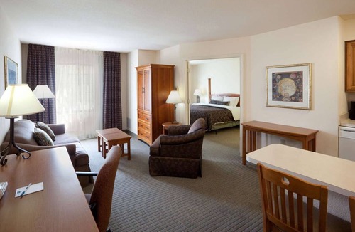 Vance Jackson Hotel | Your Ideal San Antonio Getaway | 2 Spacious Units | Kitchen | Free Breakfast