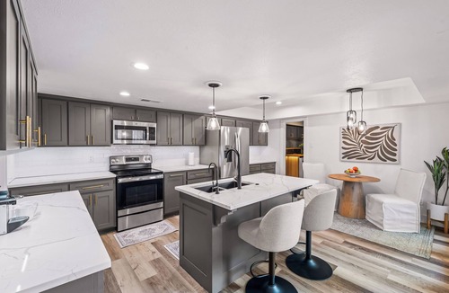 Northwest Dallas House | Your Modern Scandinavian Escape/King Beds/Spa-Like Master Shower/Prime Dallas