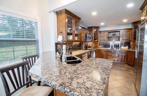Canton House | Your own lake house less than a mile from Canton Trade Days