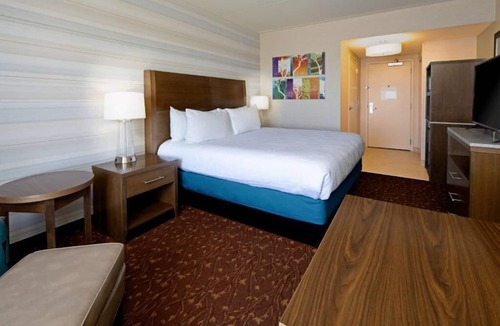 Albuquerque Hotel | Your Passport to Relaxation! 2 Relaxing Units, Indoor Pool, Pets Allowed!
