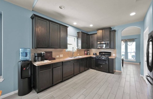 Conroe House | Your peaceable kingdom on the lake in Conroe Texas