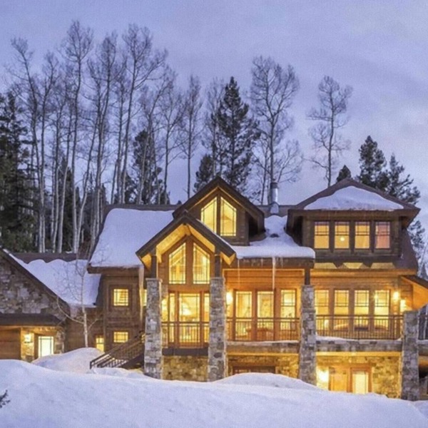 Eagles Nest: Luxury, Stunning views, Perfect for multiple couples and families