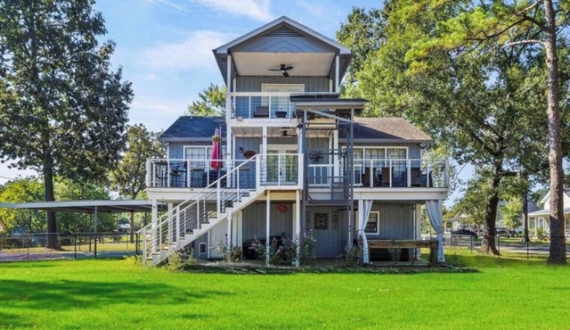 000 Lakefront Hideaway, Peaceful Livingston!
