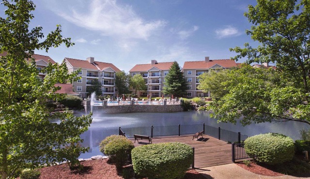 1BD Deluxe/Branson - Pools, Gym, BBQ, Game Room! in Branson