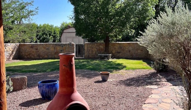 2 bed, yard, pet friendly in Historic Mesilla.