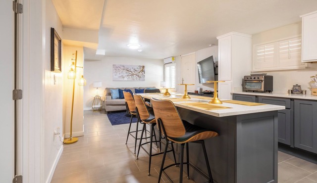 2-Bedroom 5 Points Gem in Central. Close to popular restaurants & hot spots