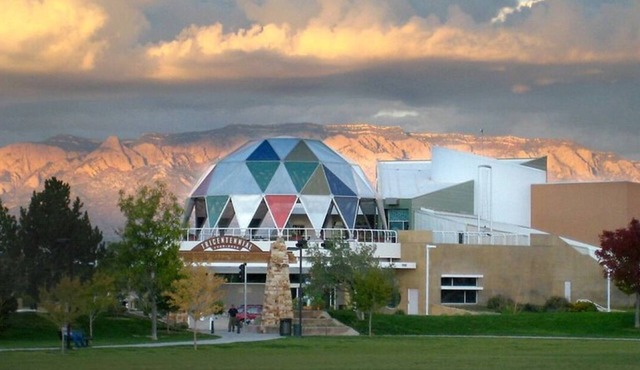 2 Cozy Rooms with Indoor Pool & Free Parking – Near Zoo, Museums & UNM Campus