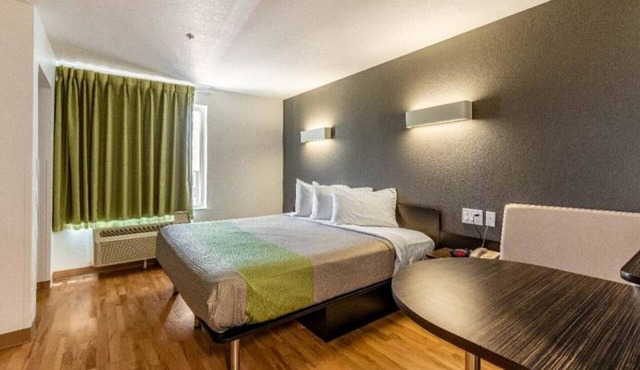 2 Full Beds | Non-Smoking, Kitchen