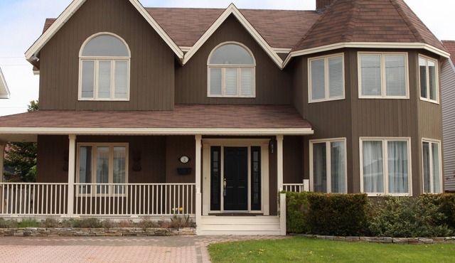 2 Harrogate Place, St. John's Holiday Home in St John's