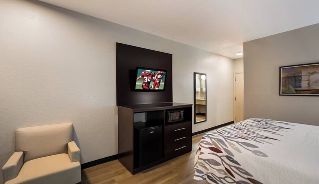 2 Modern Comforts Near Tucson North Shopping & Dining