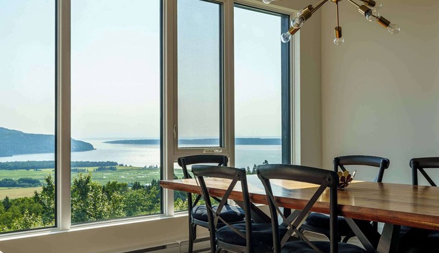 203 | Luxury Coffee Bean Condo | Pool & View in Baie-Saint-Paul