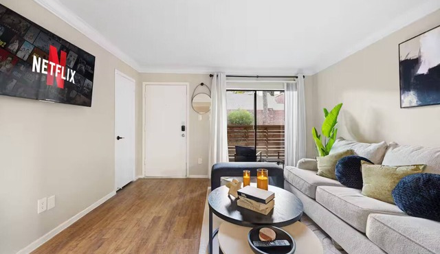 2BR 2BA Steps away from Med Center & NRG Pool &Parking