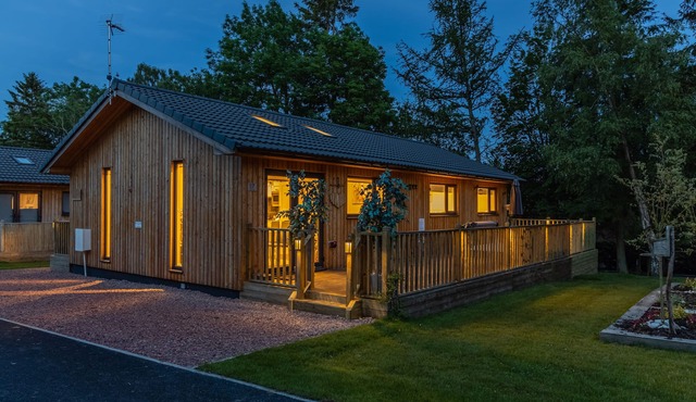 3 Bedroom 2 bathroom luxurious lodge with hot tub in stunning Northumberland in Otterburn