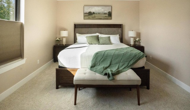 3-bedroom, 4-bed townhome, steps from Downtown Houston