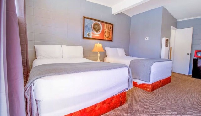 3 Lodgings for Group-Stay near Britt Park Trails + Complimentary Free Parking in Wheeler