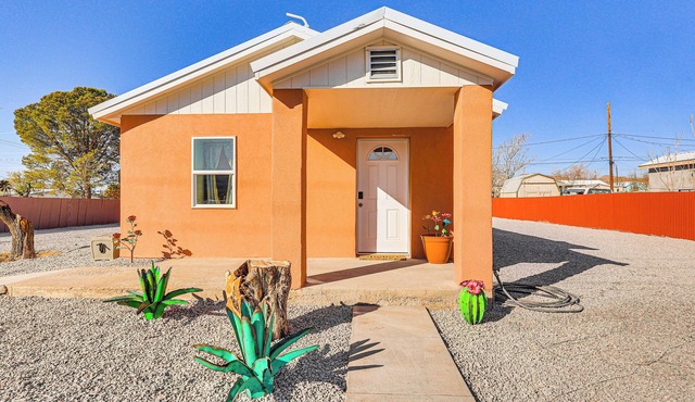 3 Mi to Elephant Butte Lake: Cozy Retreat!