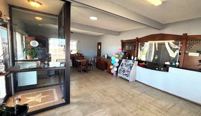 3 Rooms - Relaxing Stay w/2 Queen Beds Close to Local Parks and Trails
