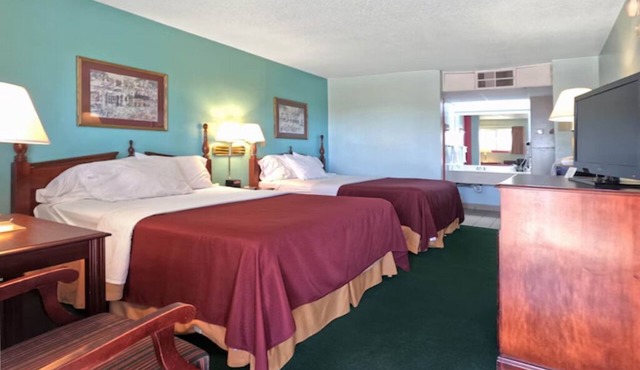 3 Simple & Clean Rooms Perfect for Texas Panhandle Travelers! Free Parking