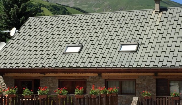 350m from shops, fitness, sauna, hammam, balcony, fireplace or stove, ski locker, 85m², Valloire in Valloire