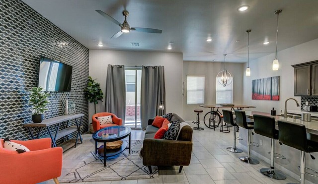 4086/Lyle Modern · Brand New Luxury Home in Golf Course Community