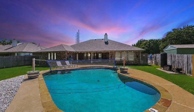 4BD/2BA Bohemian x Southern Getaway w Pool+Cinema