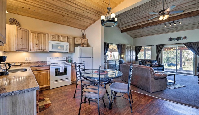 5-acre Moab Studio w/BBQ & Stunning Mtn Views in Moab