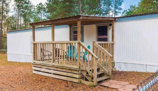 5 minutes from Humphrey boat ramp,guest access to pool and tennis courts in Brookeland
