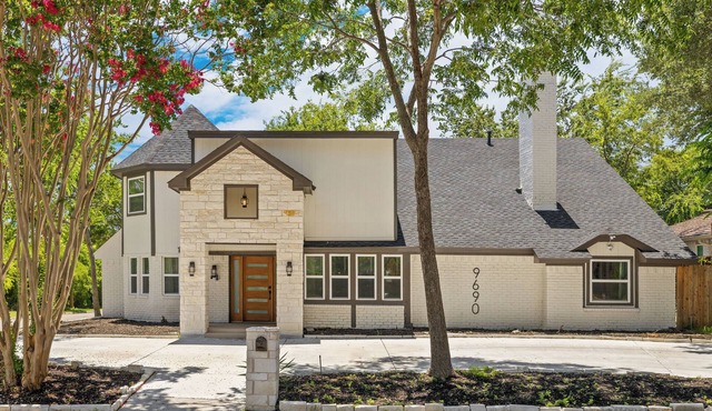 5BR Lake Highlands Home: Pool & Extended Stays