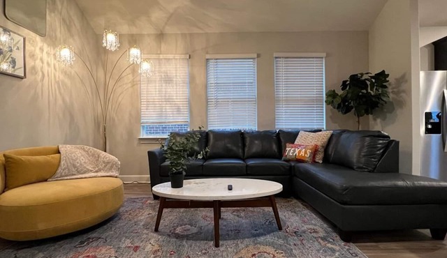 5TVs*75”TV*Fort Worth*Arlington*4Bedroom*King Bed