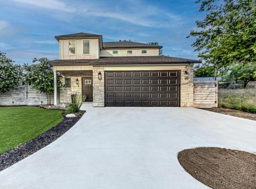 6BD Retreat for 14 with Fire Pit Patio & Lake Access in Cottonwood Shores