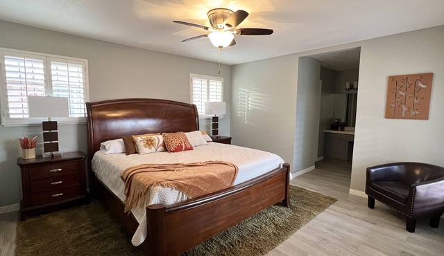 A.L.I. Place is a newly renovated 3 bedroom/2 bathroom home 5 min. from airport.
