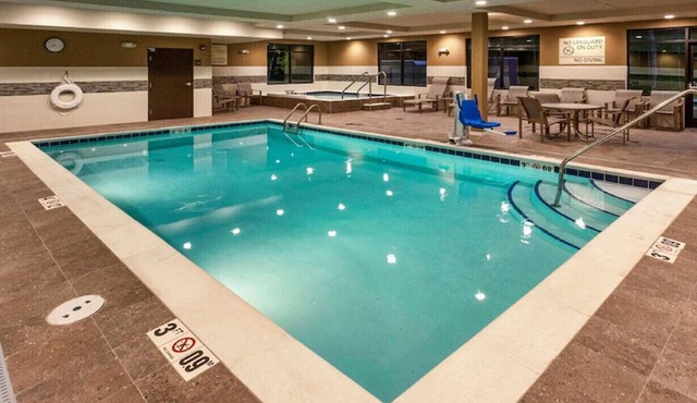 A Peaceful Abode Awaits! Enjoy Pool & Gym Acces in Duluth